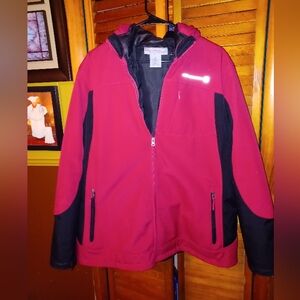 Free Country women's active softshell jacket in raspberry and black Size 1X